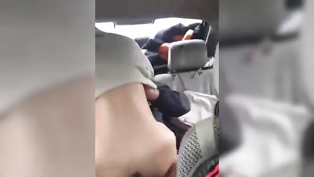Секс в машине с неверной алтайкой